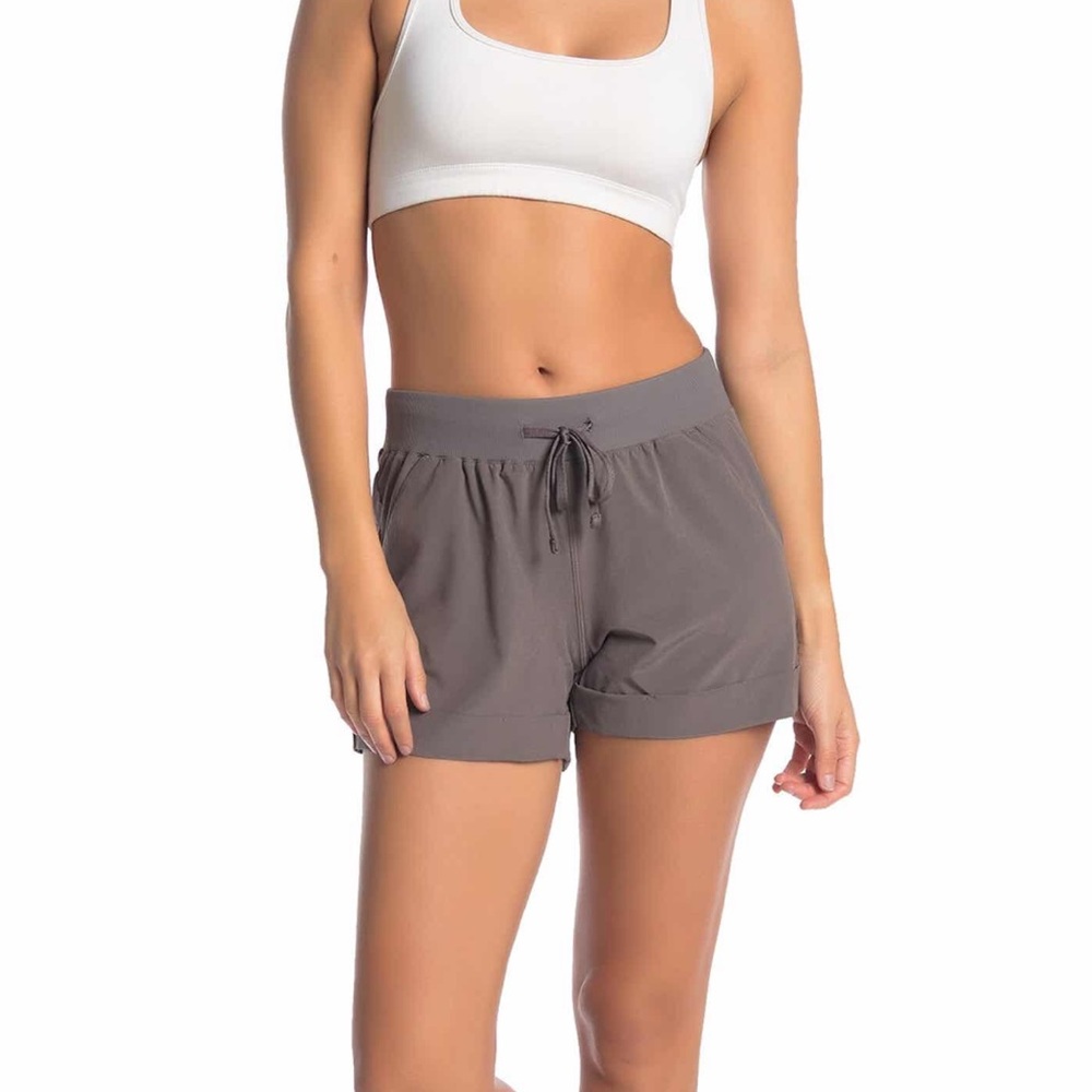NWT Z BY ZELLA TAKE A HIKE SHORTS SMALL